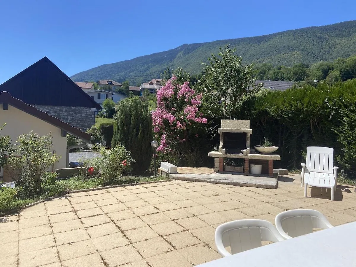 Saint-Jorioz Maison , Vue Montagnes, Jardin Clos , 8Pers Holiday home